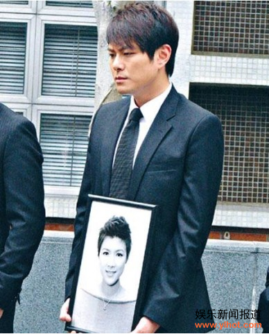 蒋卓君（陈茵媺）死亡，萧正楠抱遗像